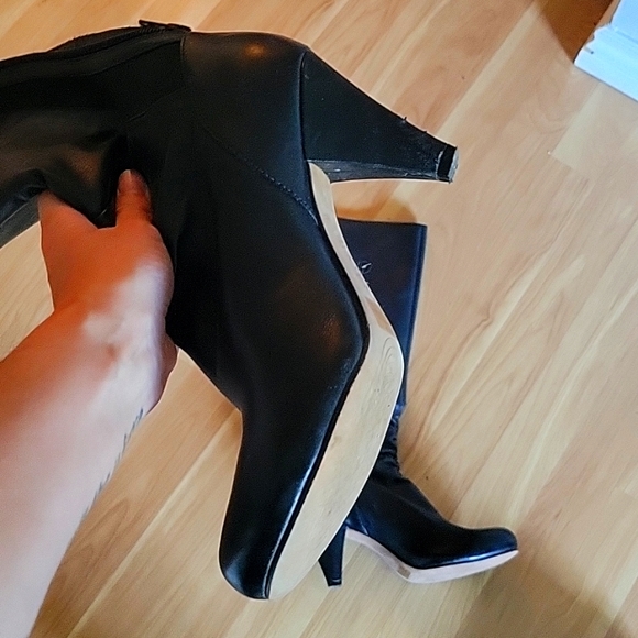 Clark's black leather boots - size 7, in excellent condition - Picture 2 of 5